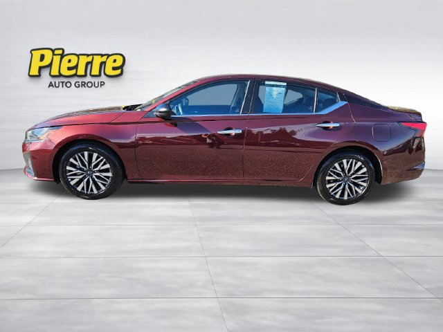 Used 2025 Nissan Altima 2.5 SV FWD image 2