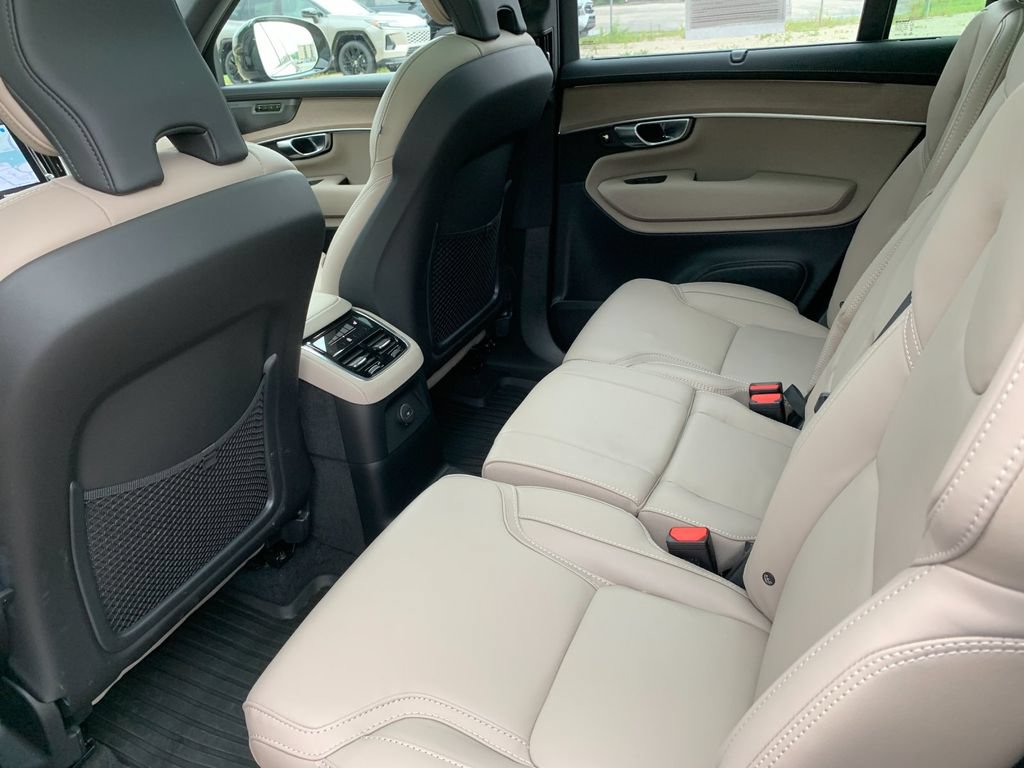 Used 2026 Volvo XC90 T8 Ultra w/ Protection Package AWD/4WD image 14
