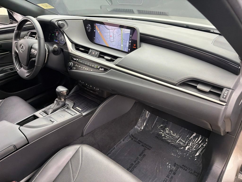 Used 2020 Lexus ES 300h w/ Luxury Package FWD image 27
