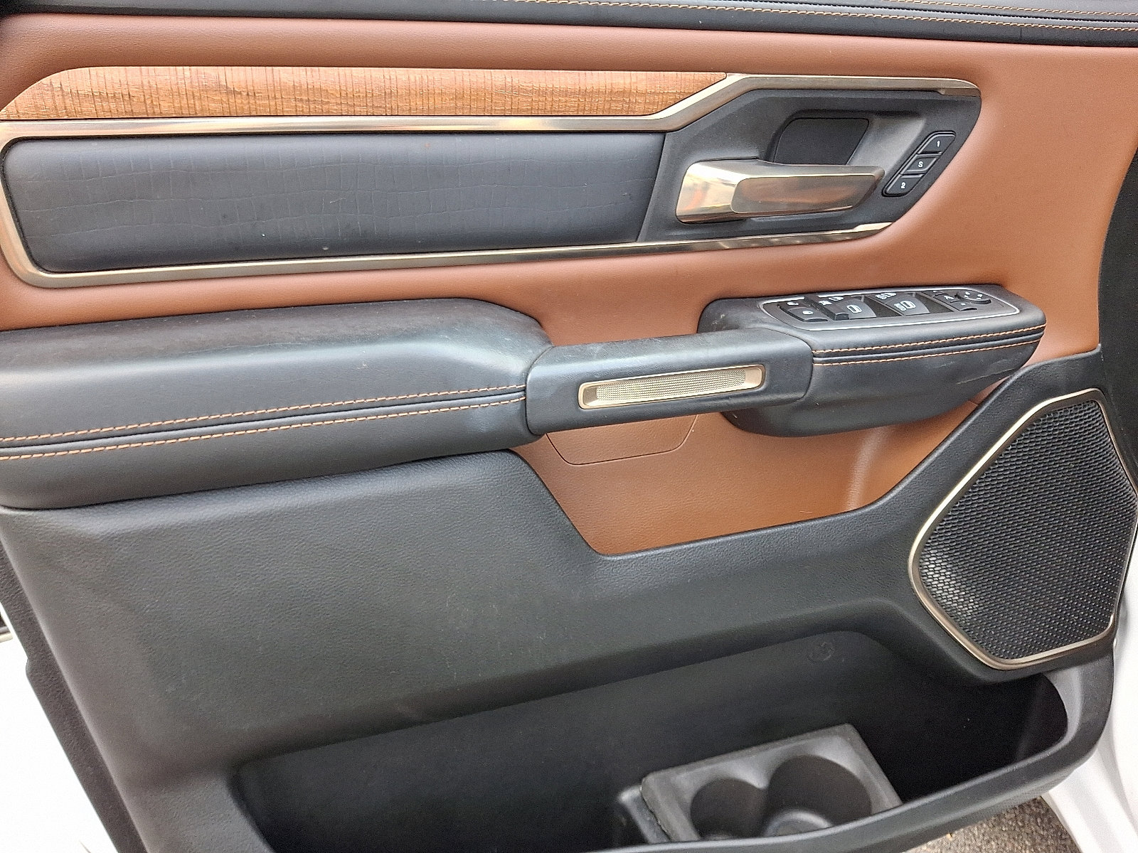 Certified 2022 RAM 1500 Limited w/ Bed Utility Group image 12