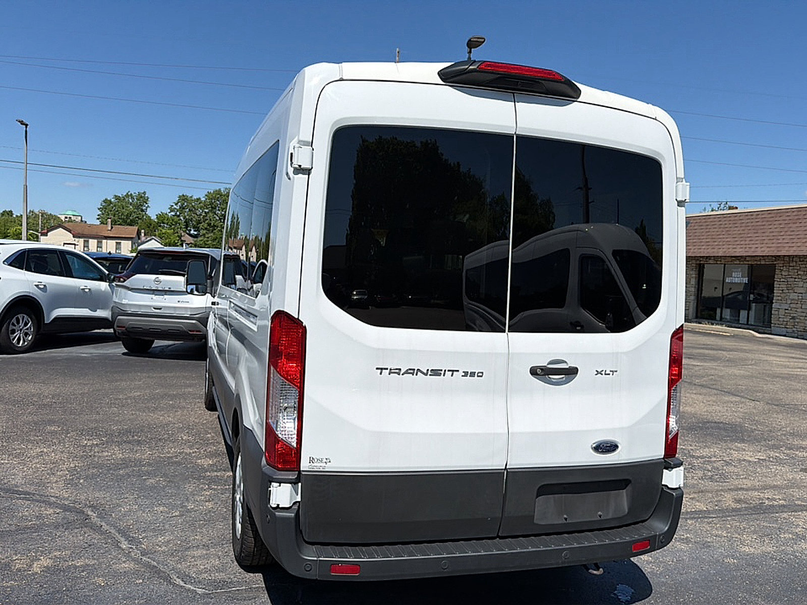 Used 2023 Ford Transit 350 XLT RWD image 7