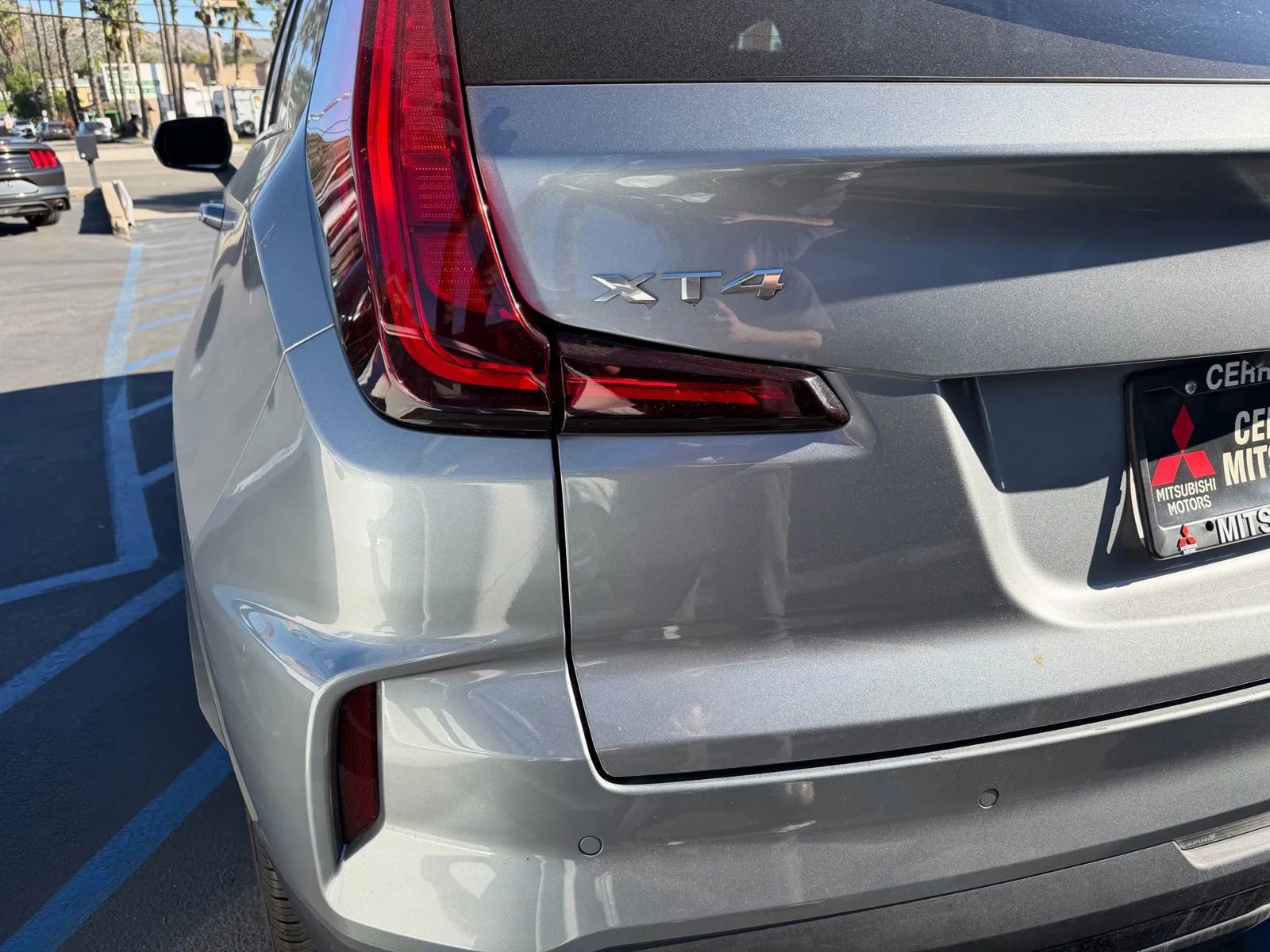 Used 2024 Cadillac XT4 Premium Luxury image 10