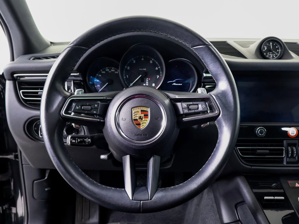 Certified 2024 Porsche Macan AWD/4WD image 22
