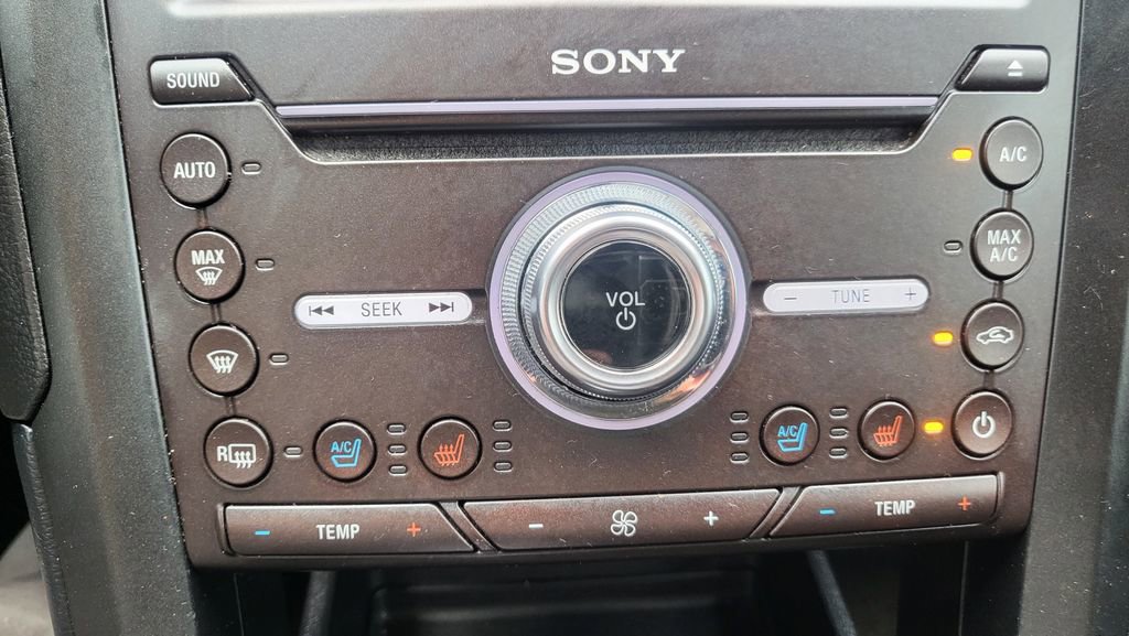 Used 2020 Ford Fusion Energi Titanium FWD image 34