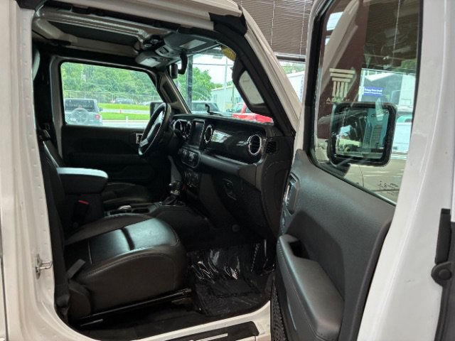 Used 2021 Jeep Wrangler Unlimited Sahara AWD/4WD image 25