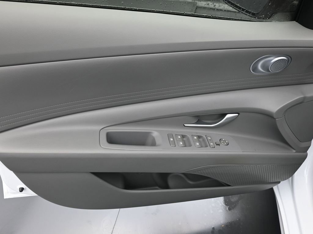 Certified 2024 Hyundai Elantra SEL image 23