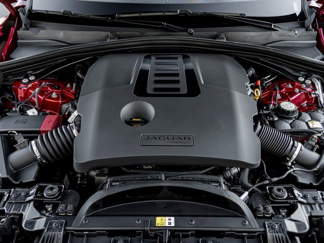 Used 2025 Jaguar F-PACE R-Dynamic S image 31