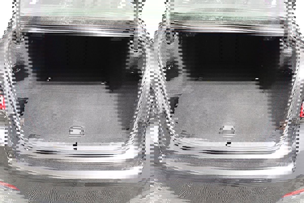 Used 2023 BMW 530e 530e w/ M Sport Package image 36