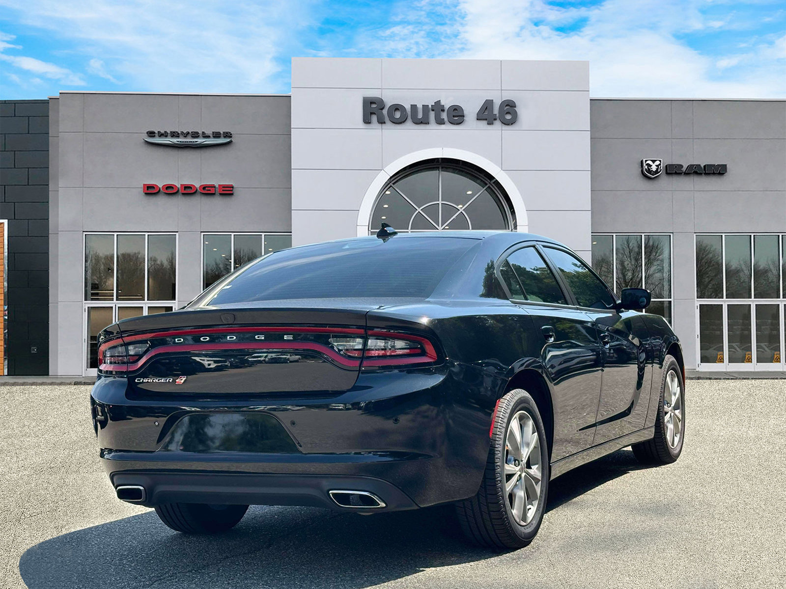 Used 2022 Dodge Charger SXT w/ Navigation & Travel Group AWD/4WD image 5
