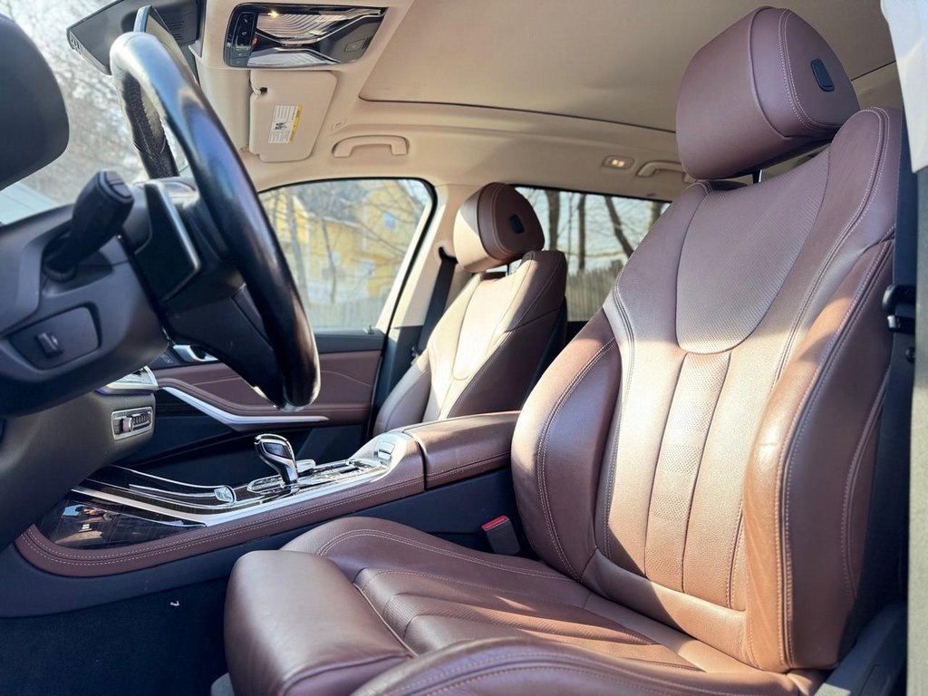 Used 2021 BMW X7 xDrive40i w/ Parking Assistance Package image 18