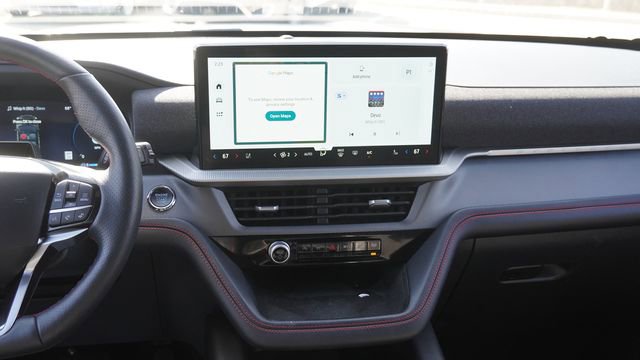 Used 2025 Ford Explorer ST-Line image 16