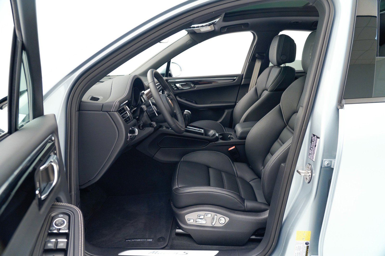 New 2026 Porsche Macan S image 18