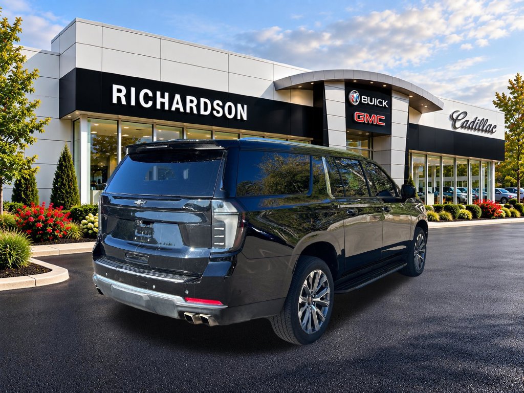 Used 2025 Chevrolet Suburban High Country AWD/4WD image 6