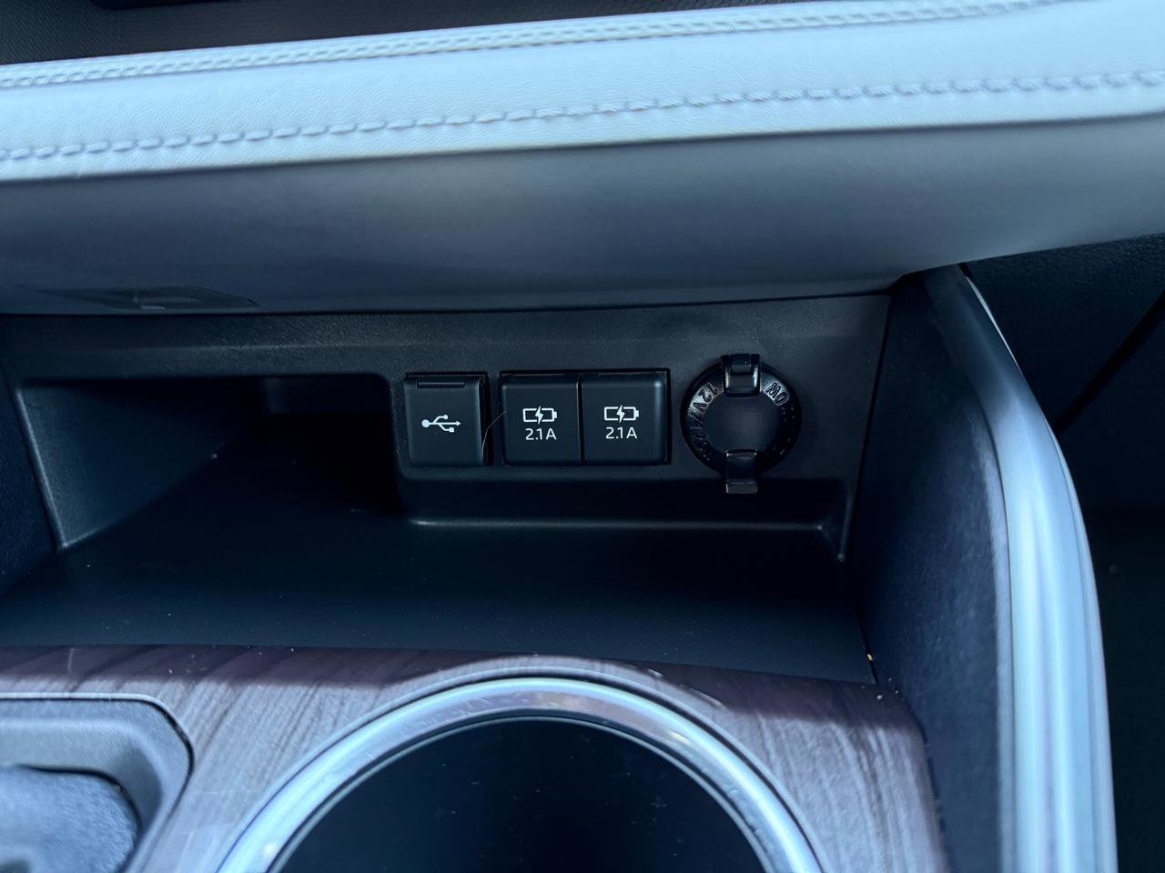 Used 2021 Toyota Highlander Limited FWD image 34
