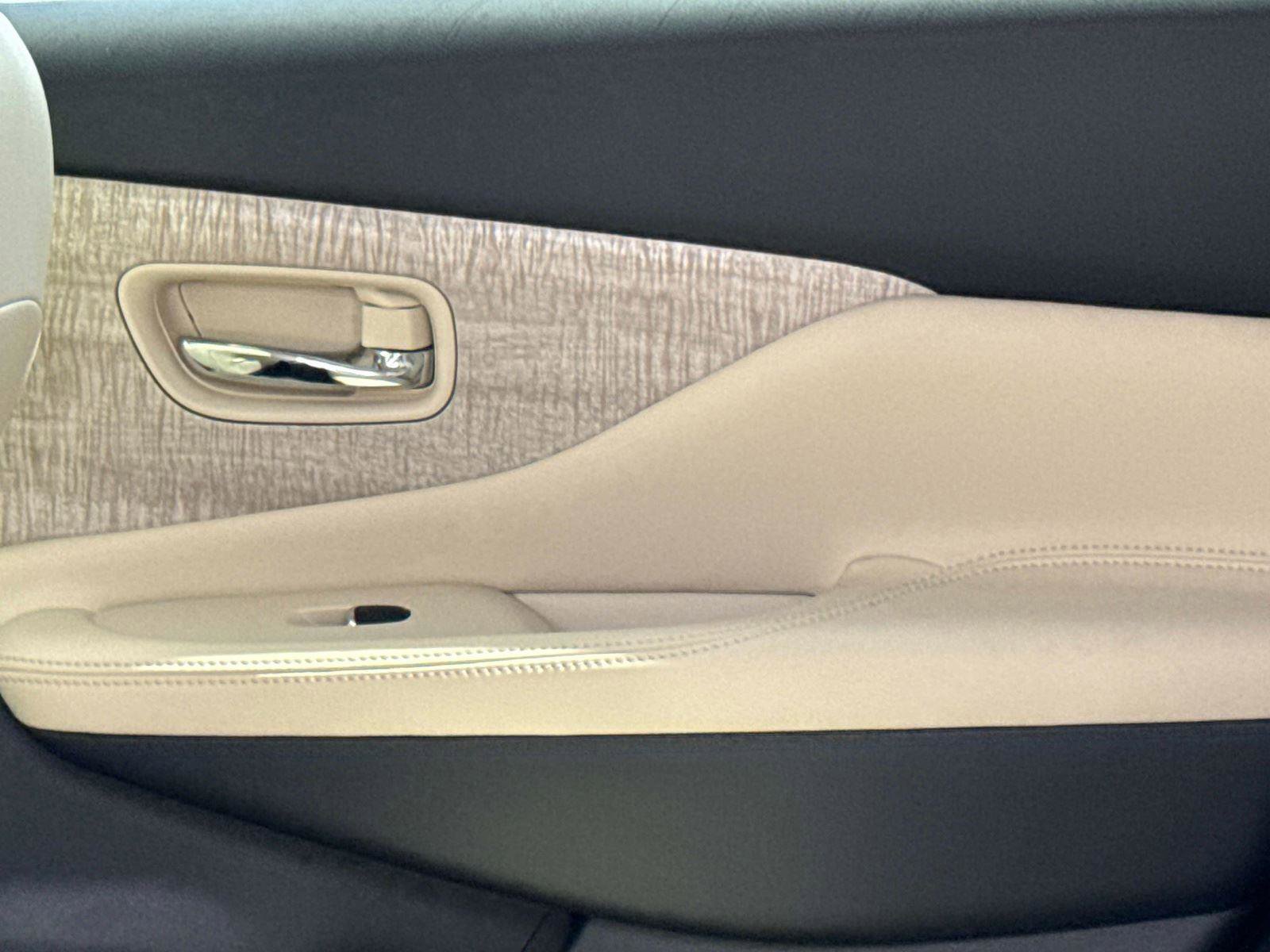 Used 2022 Nissan Murano SL w/ Cargo Package image 16