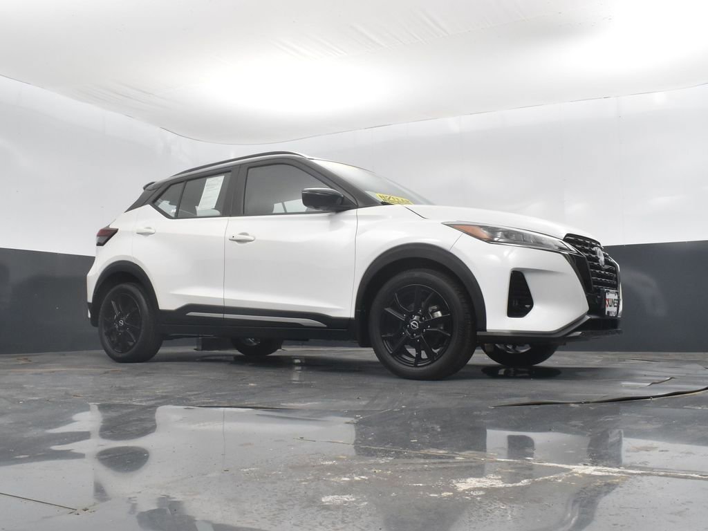 Used 2023 Nissan Kicks SR w/ SR Premium Package image 46