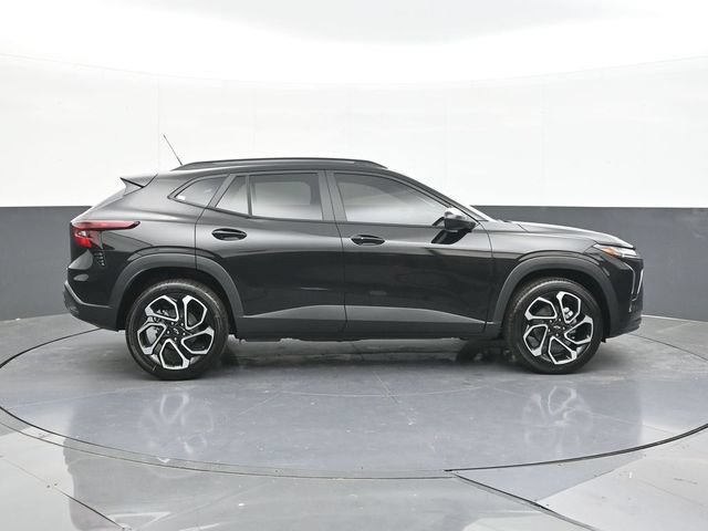 New 2026 Chevrolet Trax RS w/ Sunroof Package FWD image 12