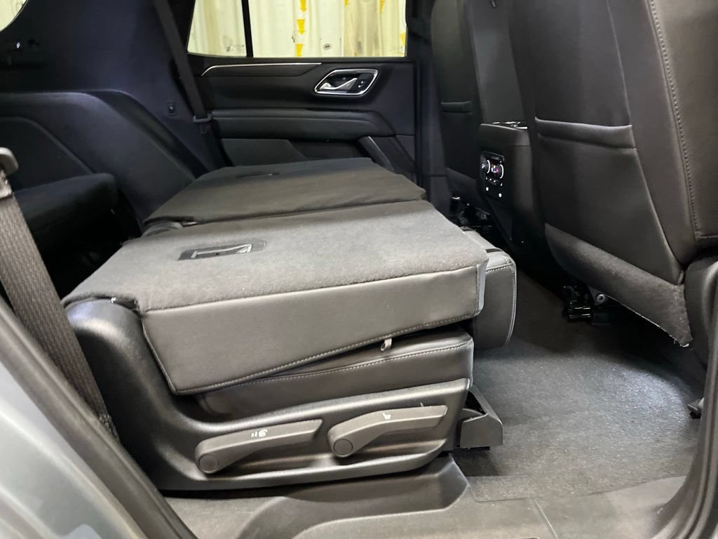 Used 2024 Chevrolet Tahoe Z71 w/ Luxury Package AWD/4WD image 28
