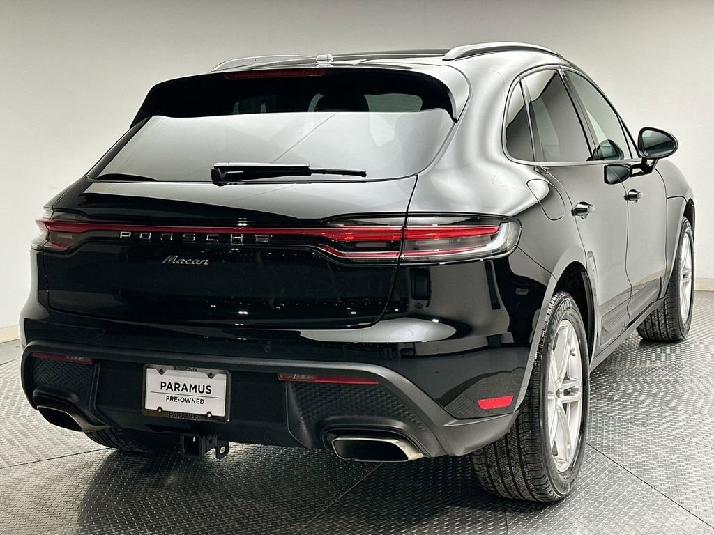 Used 2025 Porsche Macan image 3