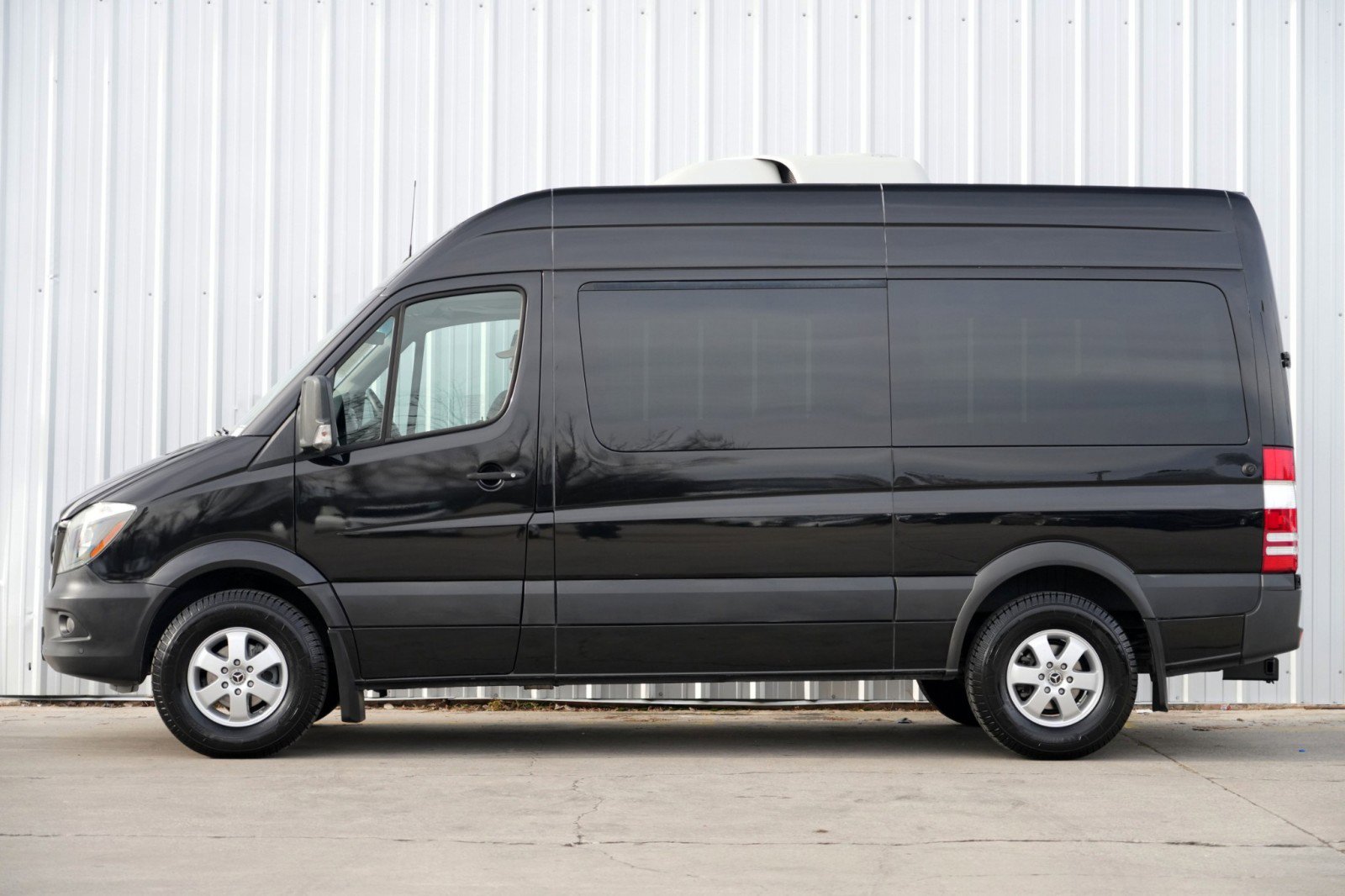 Used 2018 Mercedes-Benz Sprinter 2500 image 9