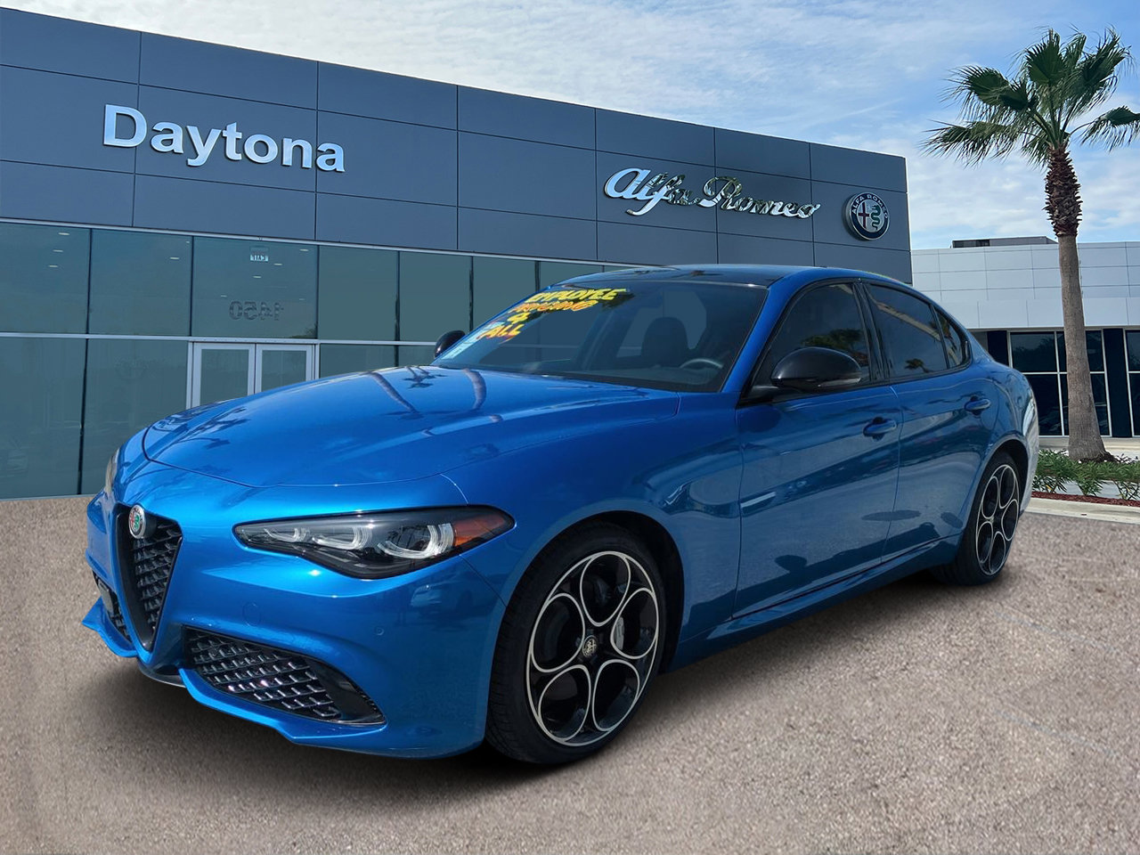 New 2025 Alfa Romeo Giulia w/ Driving Assist Package RWD image 7