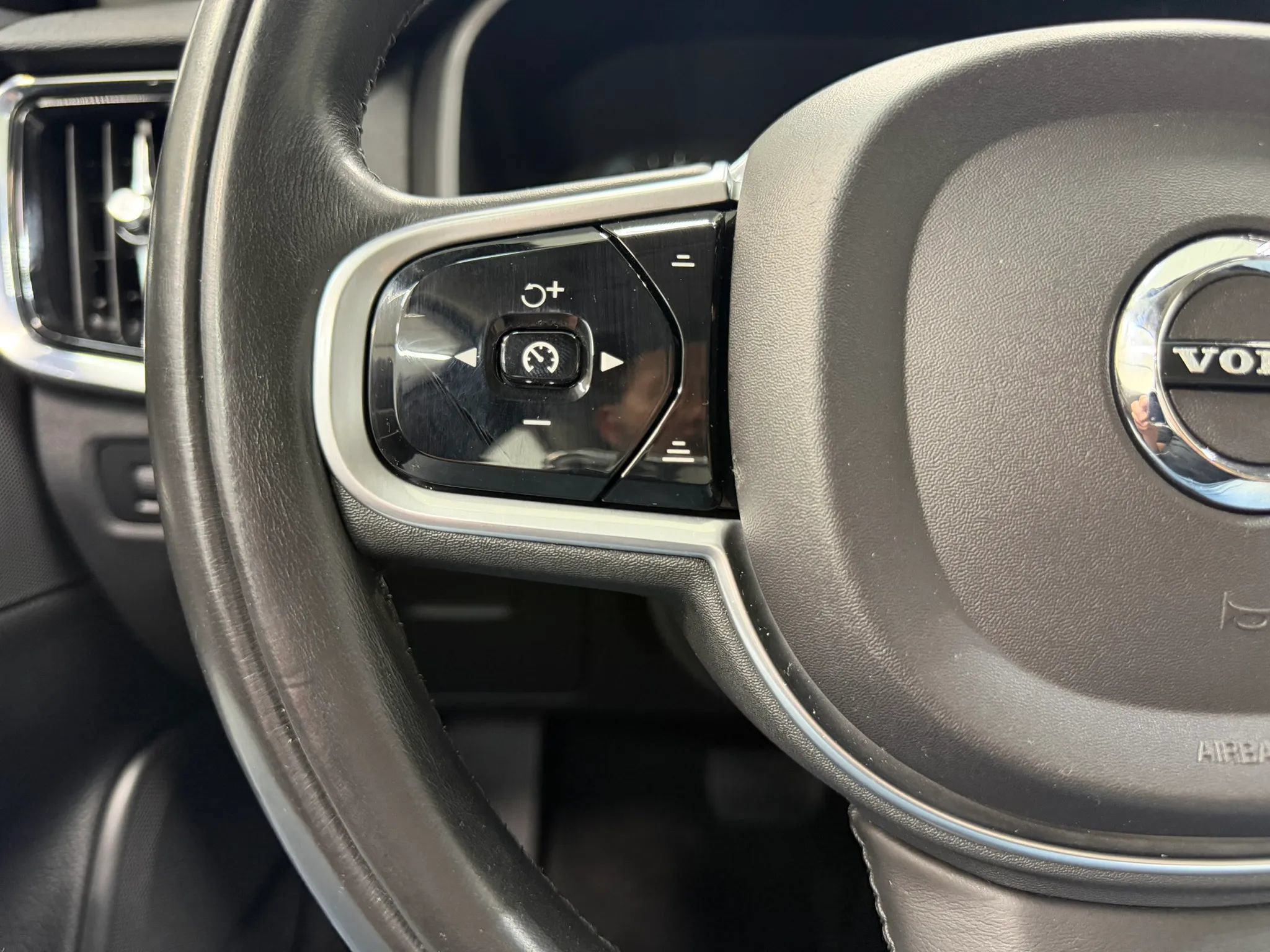 Used 2018 Volvo V90 T5 Cross Country w/ Convenience Package AWD/4WD image 31