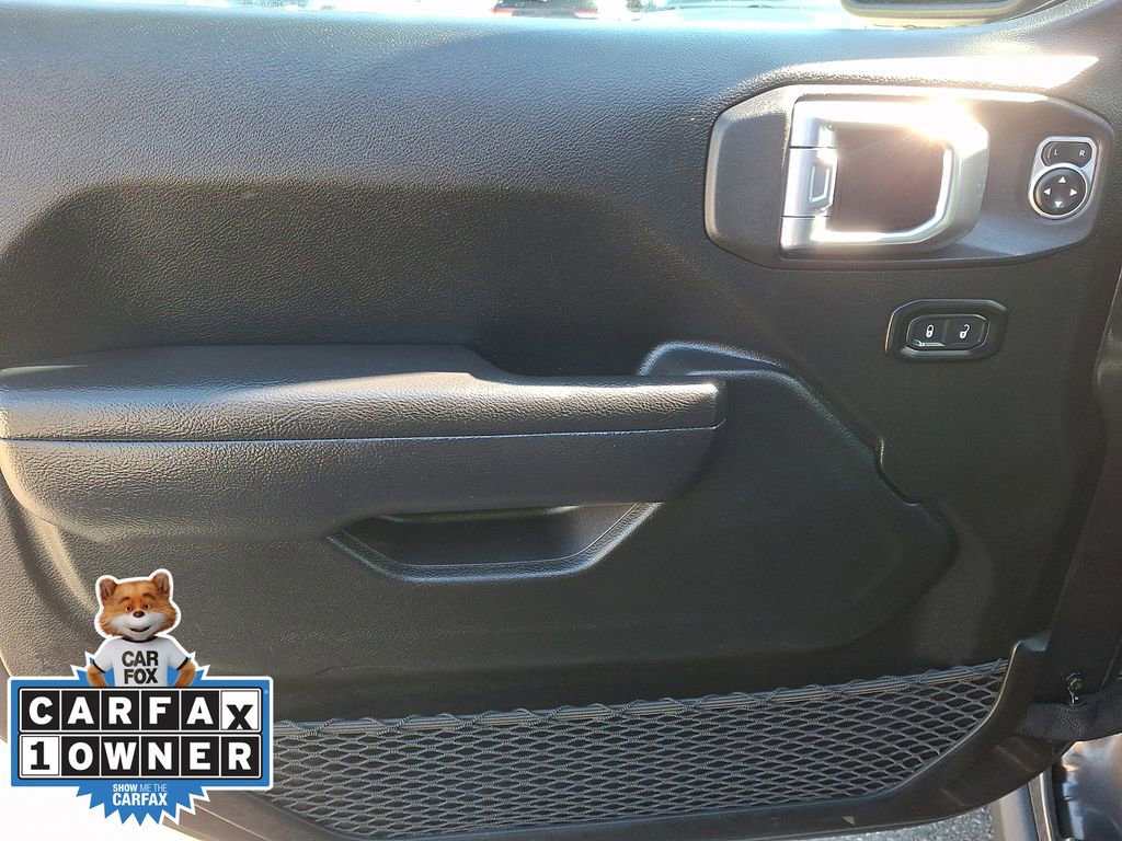 Used 2022 Jeep Gladiator Willys AWD/4WD image 13