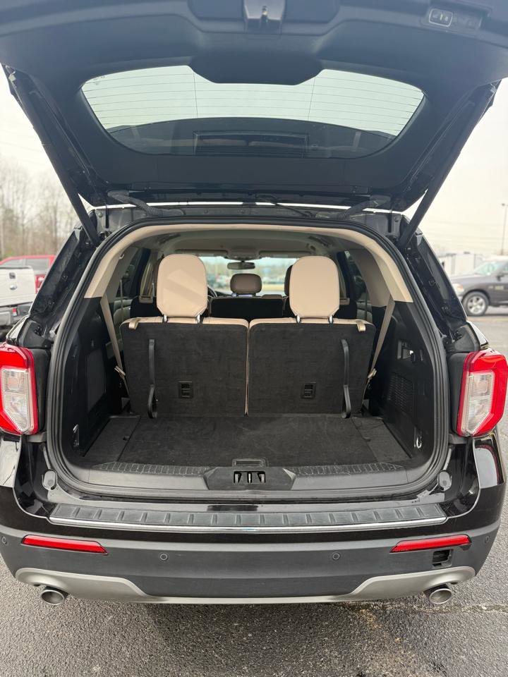 Used 2023 Ford Explorer Limited image 18