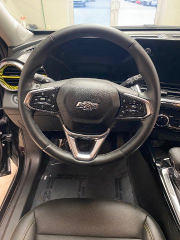 Used 2025 Chevrolet Trax ACTIV w/ Driver Confidence Package FWD image 19