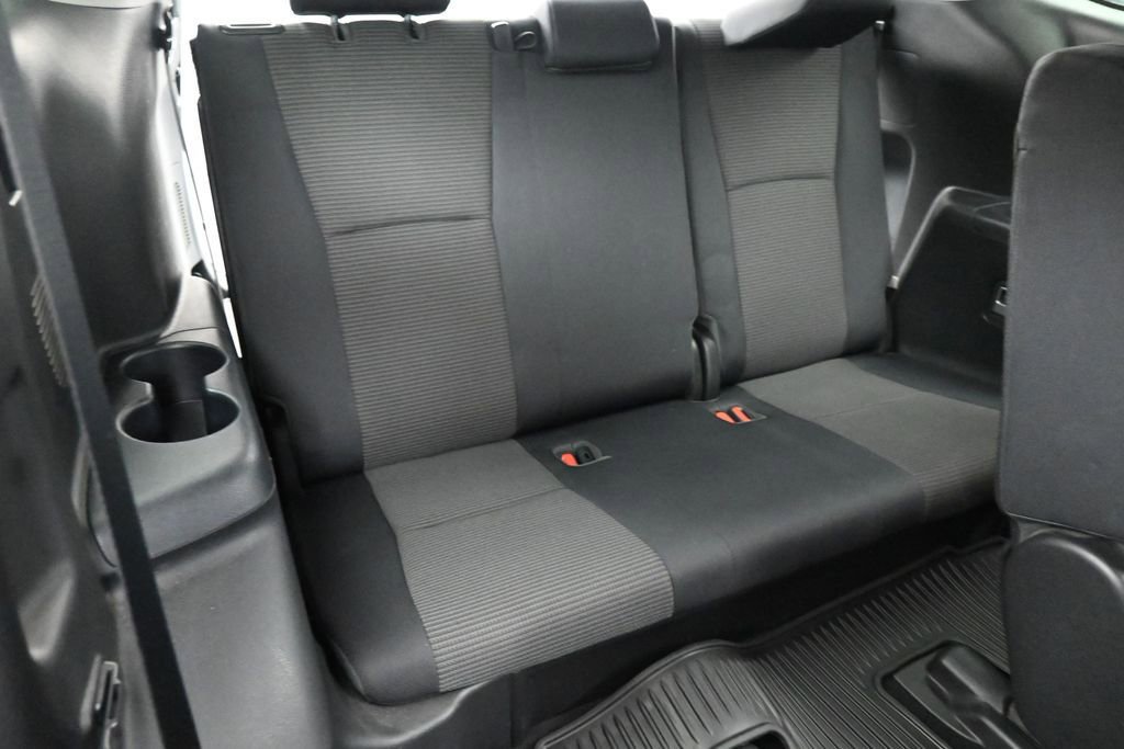 Used 2020 Toyota Highlander LE AWD/4WD image 25