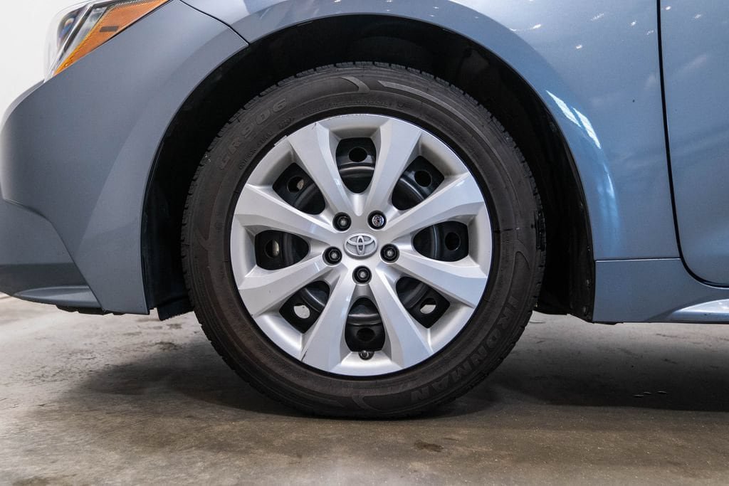 Used 2022 Toyota Corolla LE FWD image 11