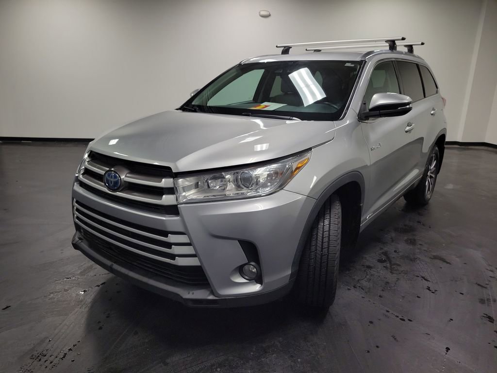 Used 2017 Toyota Highlander XLE image 4