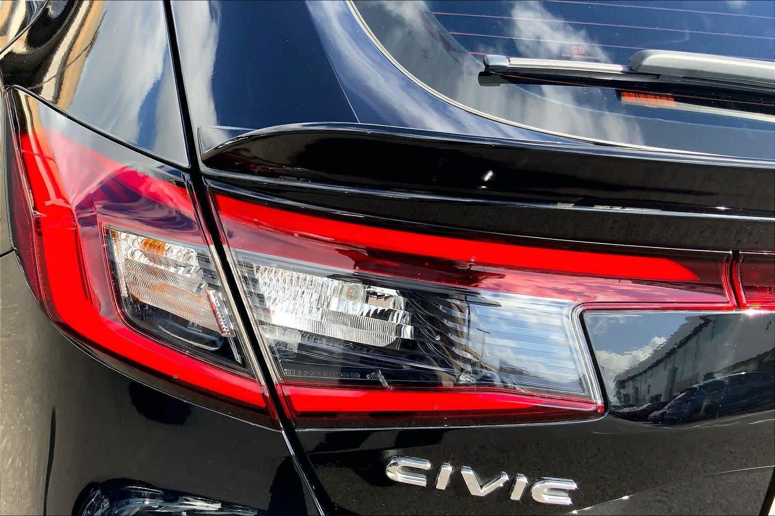 Used 2025 Honda Civic Sport image 32