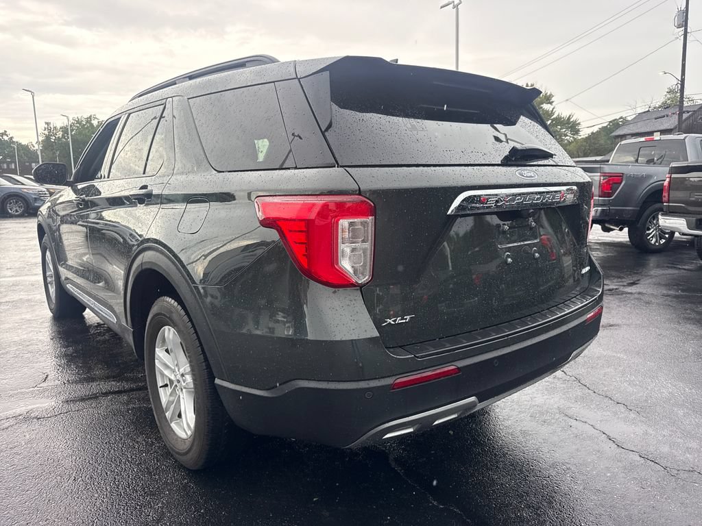 Used 2024 Ford Explorer XLT w/ Equipment Group 202A AWD/4WD image 9