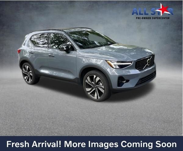 Used 2023 Volvo XC40 B5 Plus w/ Climate Package