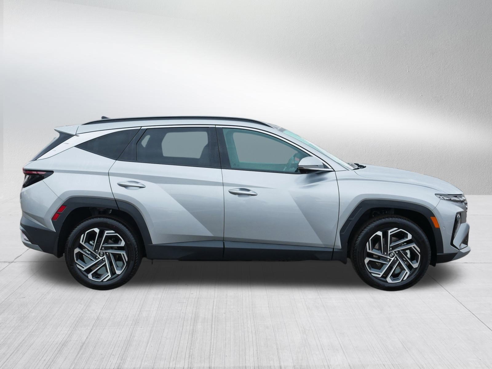 Certified 2025 Hyundai Tucson Limited image 8