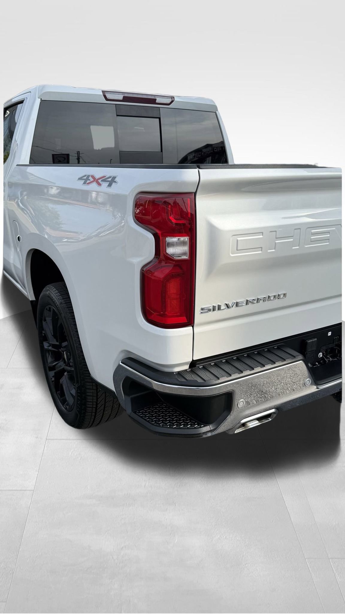 Used 2023 Chevrolet Silverado 1500 LTZ w/ LTZ Convenience Package II image 13