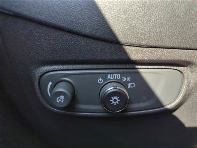 Used 2023 Chevrolet Equinox RS w/ RS Leather Package FWD image 19