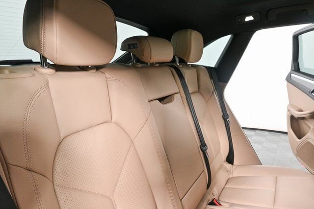 Used 2025 Porsche Macan image 22