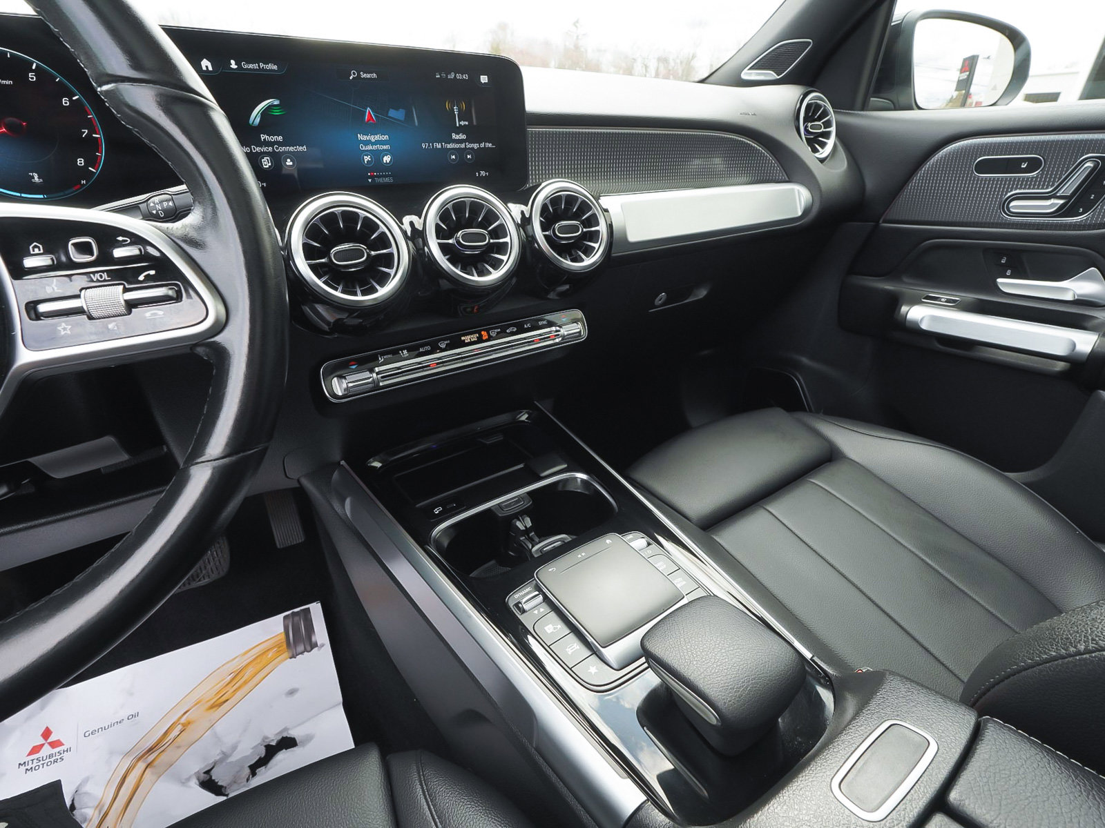 Used 2023 Mercedes-Benz GLB 250 4MATIC w/ Premium Package image 28