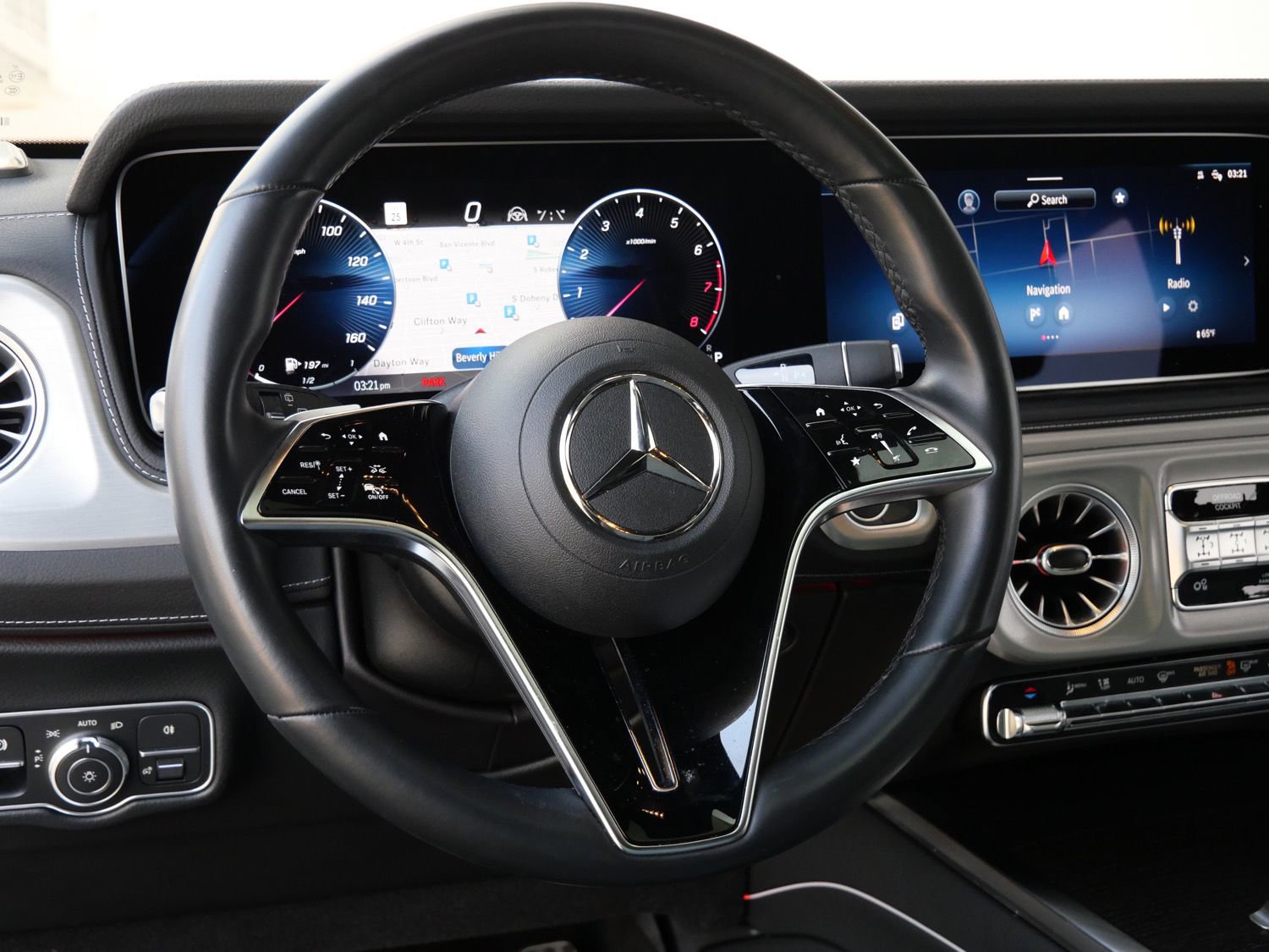 Used 2025 Mercedes-Benz G 550 image 11