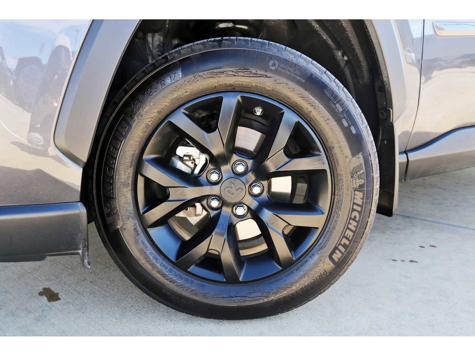 Used 2024 Toyota RAV4 LE image 28