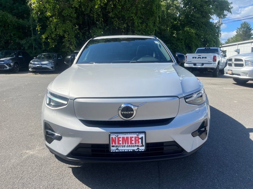 Used 2023 Volvo XC40 Recharge Ultimate image 3
