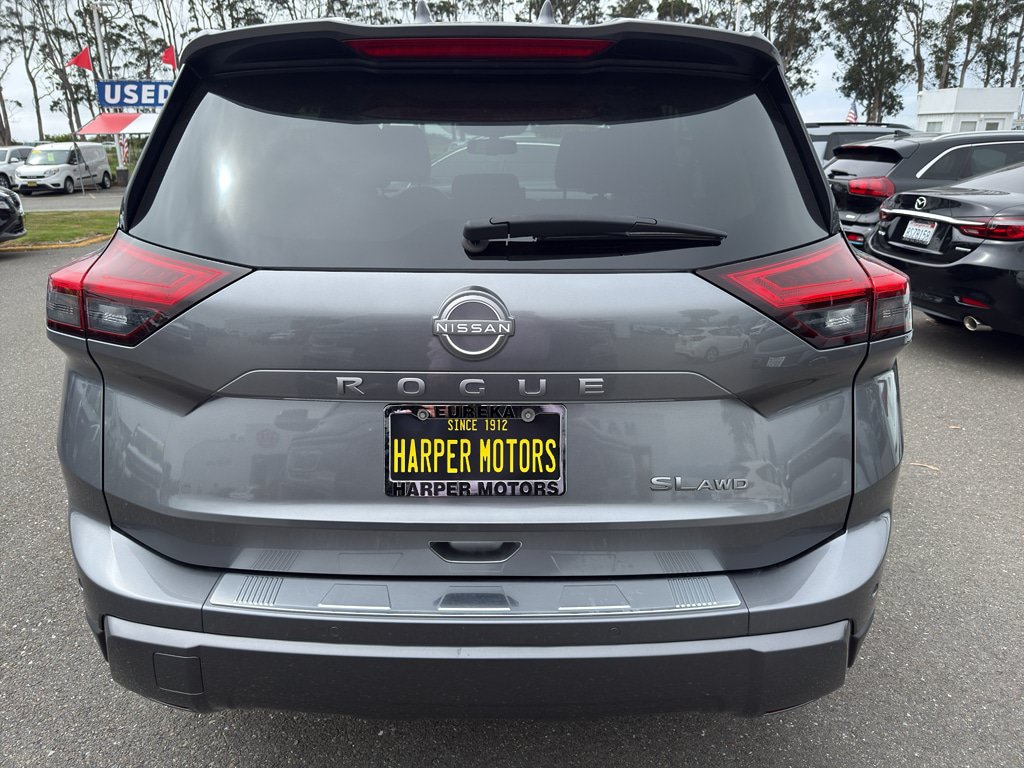 Used 2025 Nissan Rogue SL w/ Tech Package AWD/4WD image 4