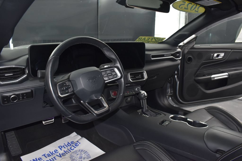 Used 2025 Ford Mustang GT Premium RWD image 12