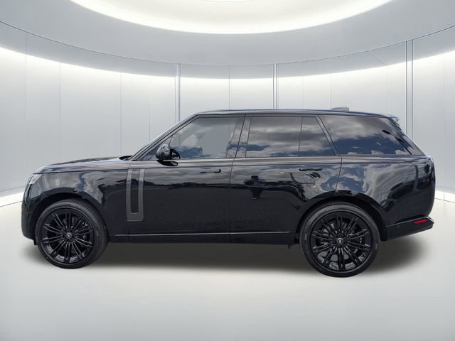 Used 2025 Land Rover Range Rover SE AWD/4WD image 2
