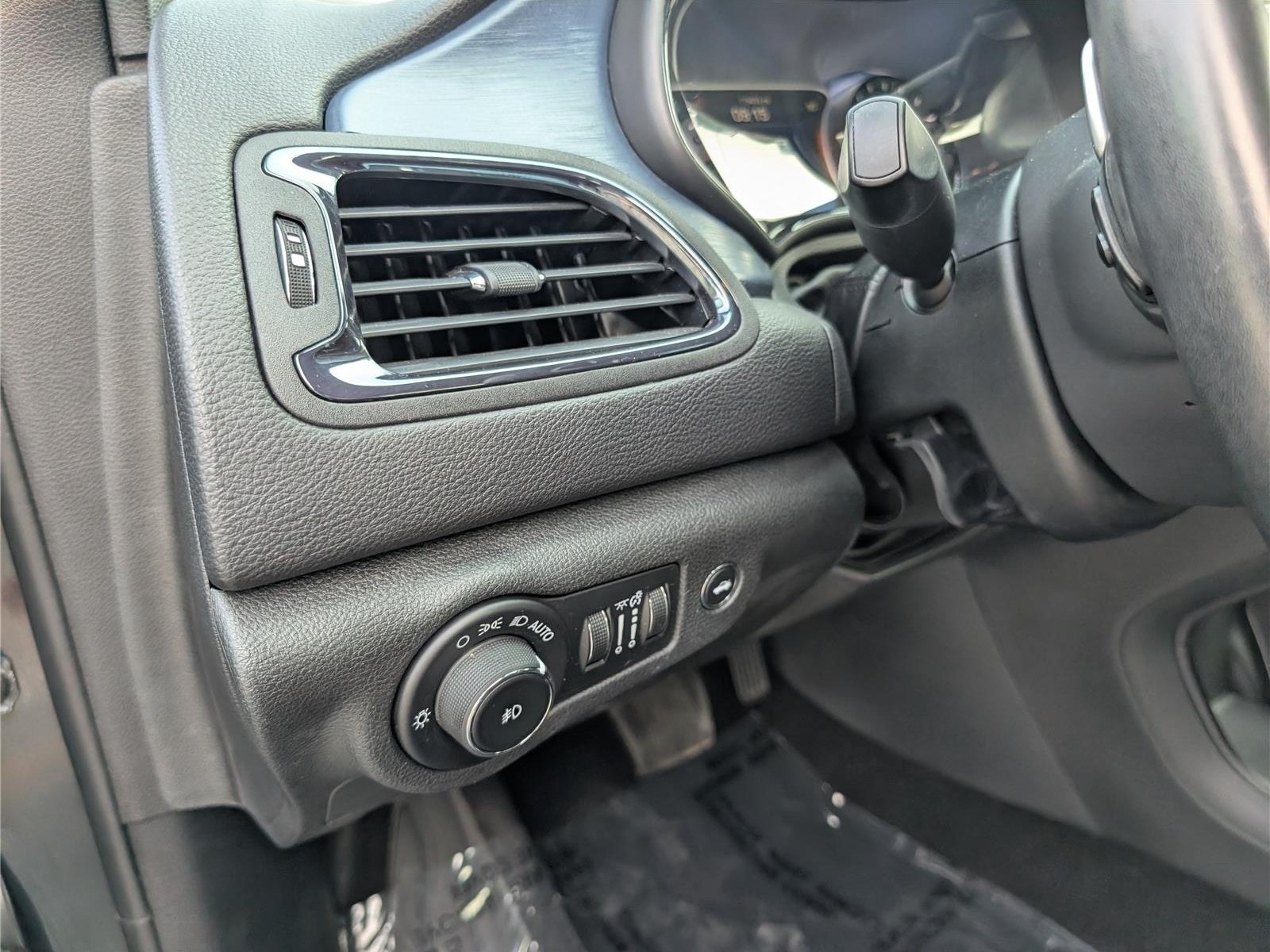 Used 2015 Chrysler 200 S w/ Navigation & Sound Group I FWD image 21
