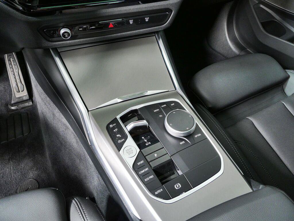 Used 2026 BMW 330i Sedan w/ M Sport Package RWD image 17