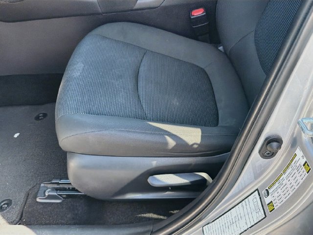 Used 2025 Toyota RAV4 LE AWD/4WD image 20