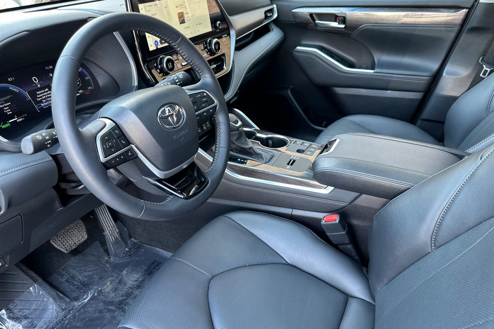 Used 2026 Toyota Highlander Limited image 11